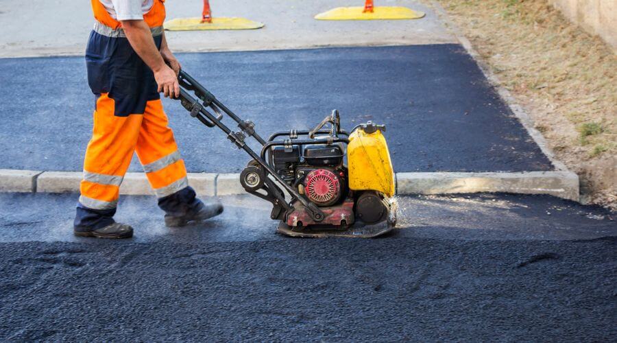 Professional gutter cleaning in Peoria, IL